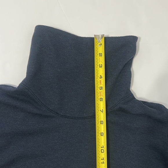 Nike dri-fit navy blue sweatshirt. Turtleneck/funnel neck neckline. Size XL. - Picture 4 of 12